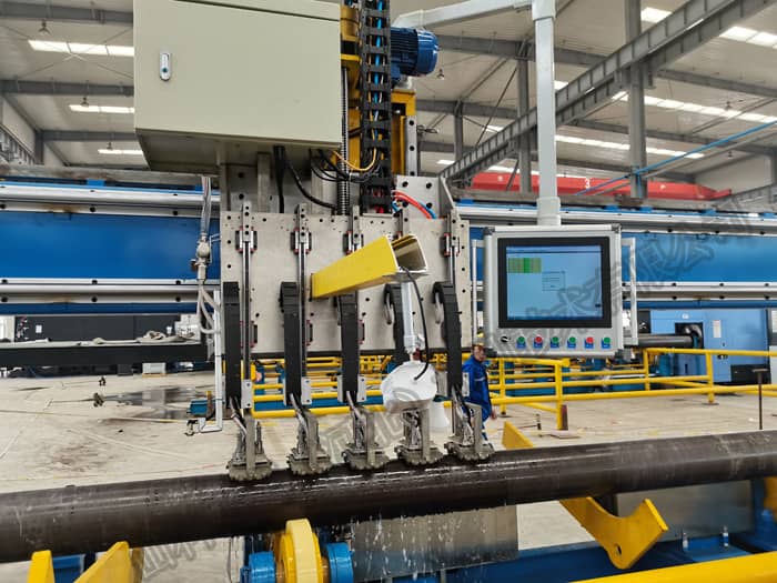 鋼管自動探傷設備.jpg 鋼管自動探傷設備.jpg